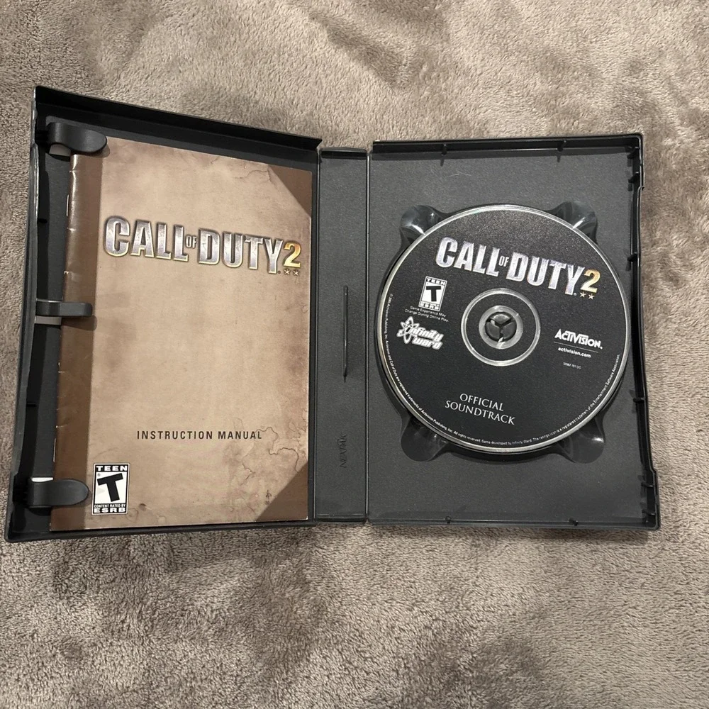 Call of Duty 2 PC CD-ROM Windows Video‎ Game 7 Disc w/ Manual Activision Vintage